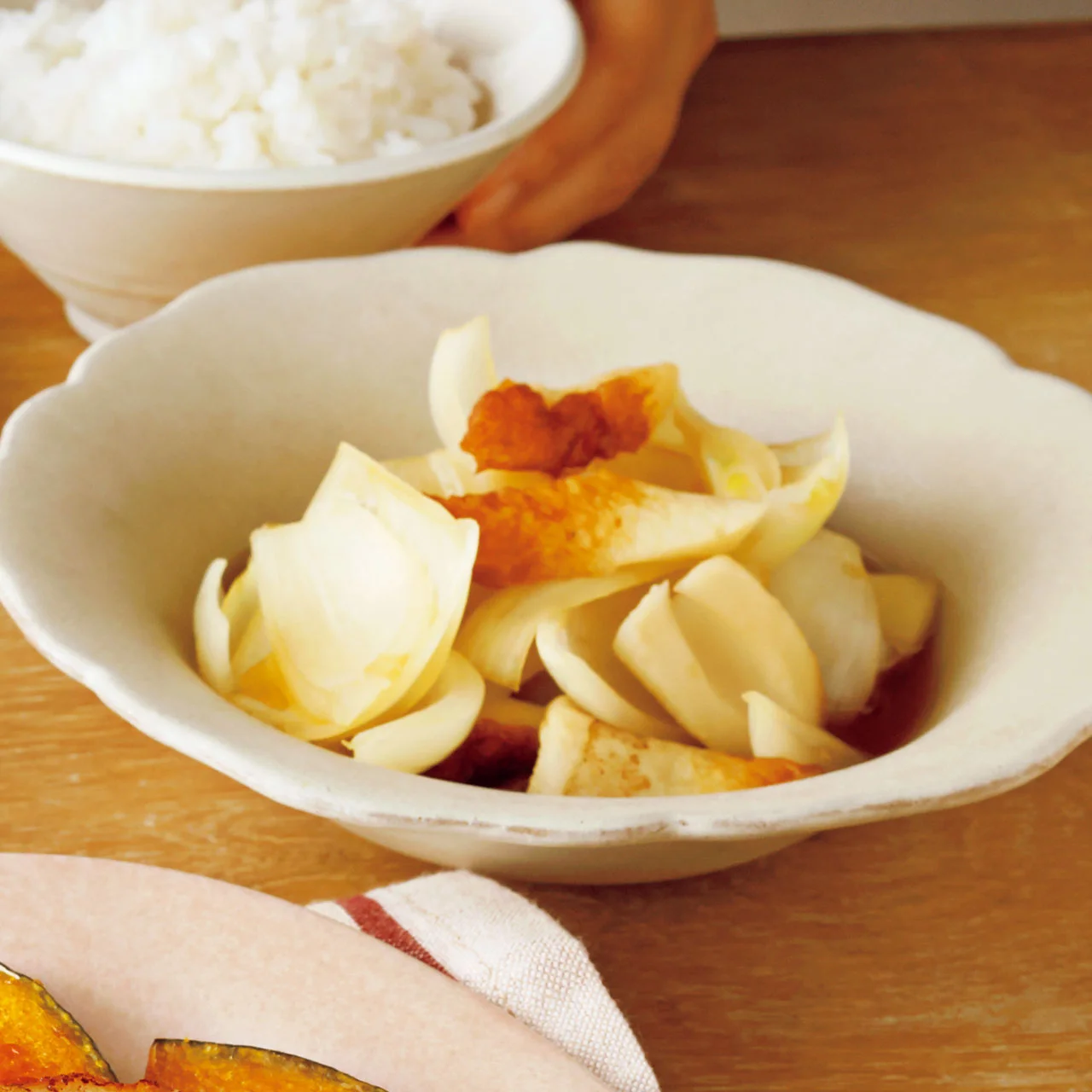 ちくわと玉ねぎのめんつゆ煮