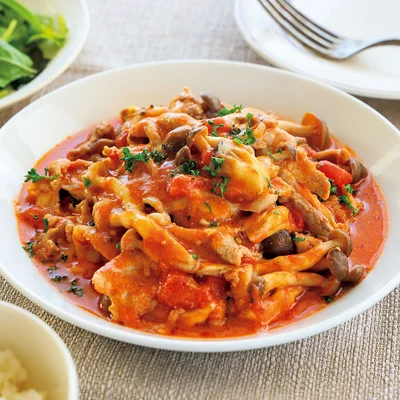 豚こまとしめじのクリーミートマト煮