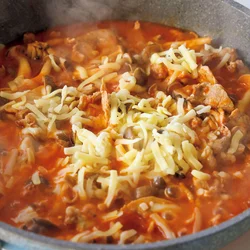 チーズを加える