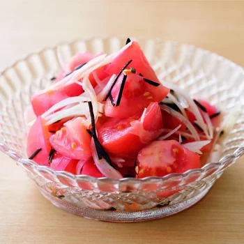 トマトの塩昆布あえ