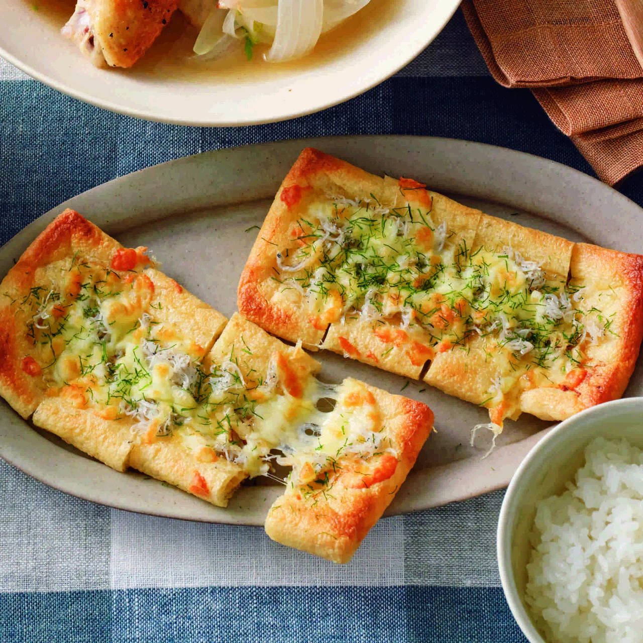 油揚げのしらすピザ