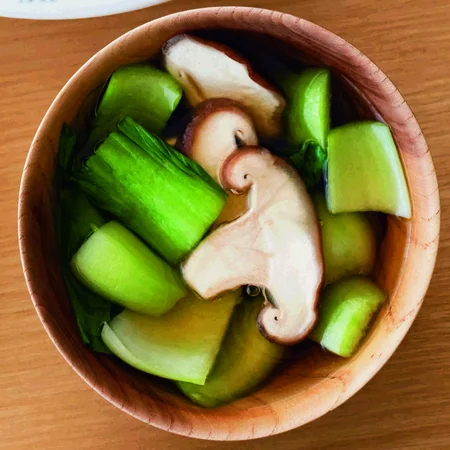 しいたけとチンゲンサイのすまし汁