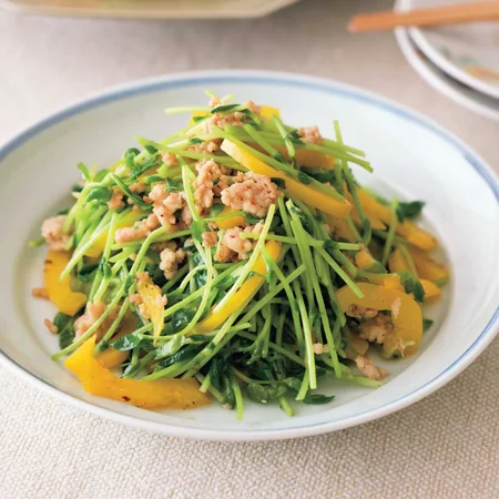 豆苗の塩そぼろ炒め