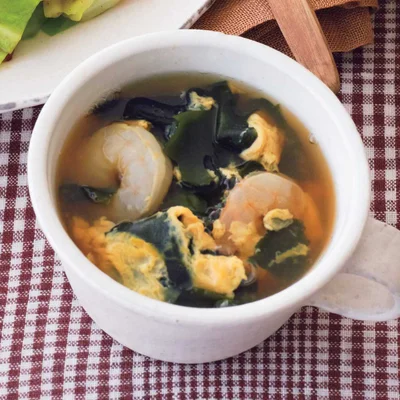 えびとわかめのスープ