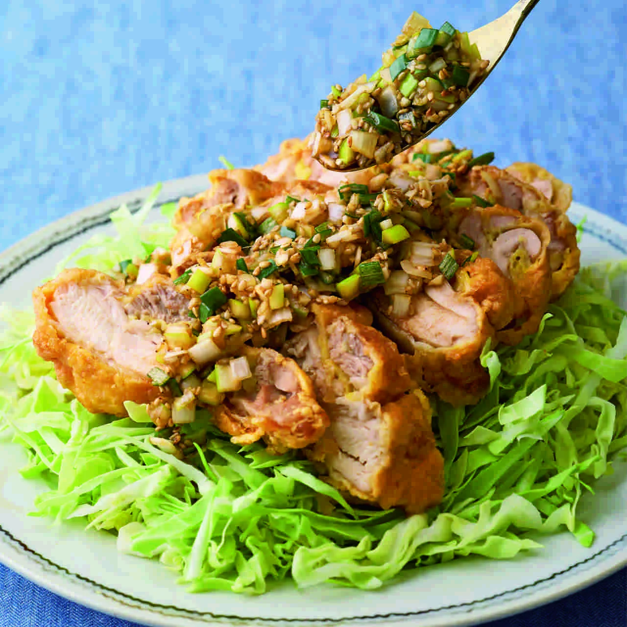 どっさりキャベツの油淋鶏（ユーリンチー）