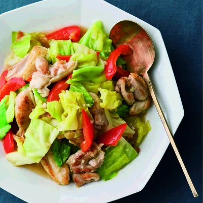 キャベツととり肉の塩とろみ炒め