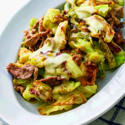 キャベツと豚肉のチーズ焼き