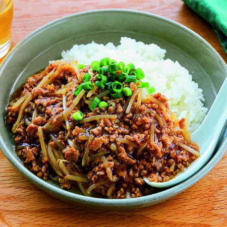 ひき肉ともやしの中華丼