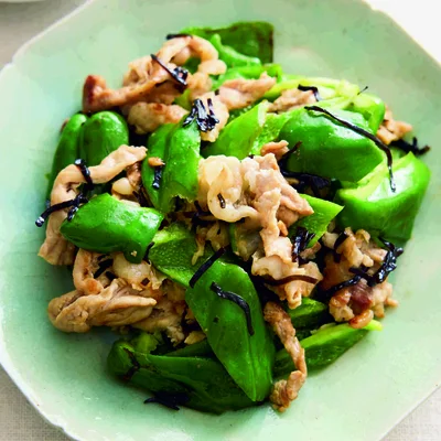 ピーマンと豚こまの塩昆布炒め