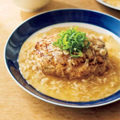 うまみおろしソースの煮込みハンバーグ