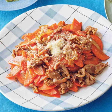 豚こまとにんじんのウスターチーズ炒め
