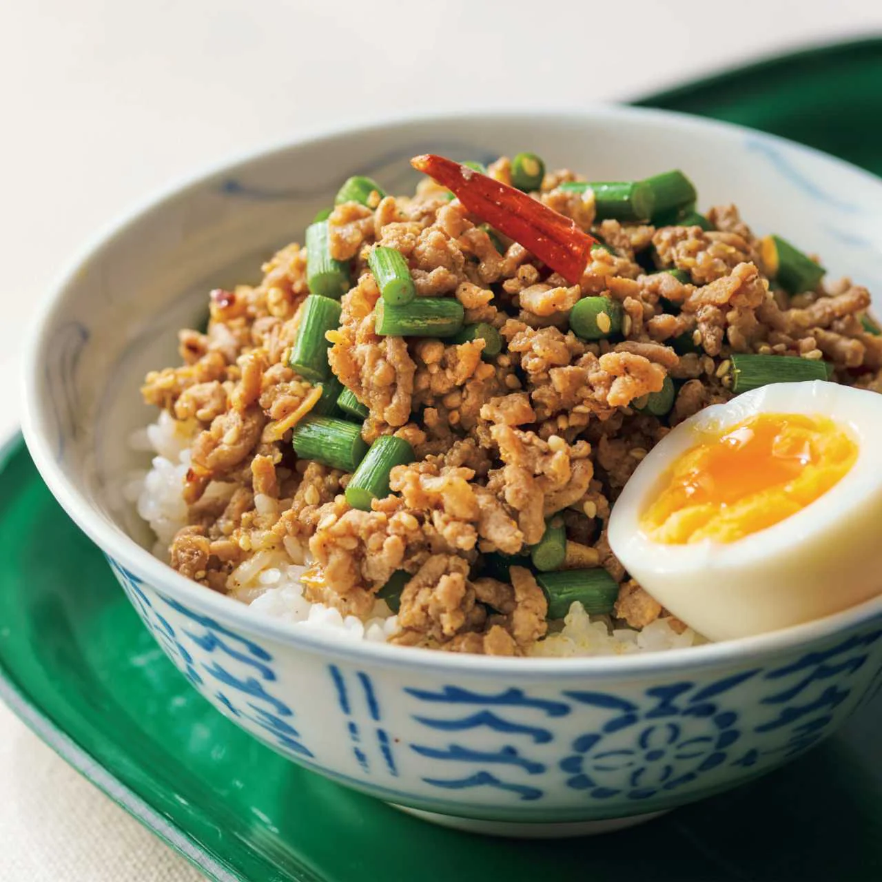 麻辣そぼろ丼
