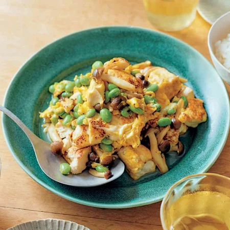 豆腐と枝豆としめじのチャンプルー