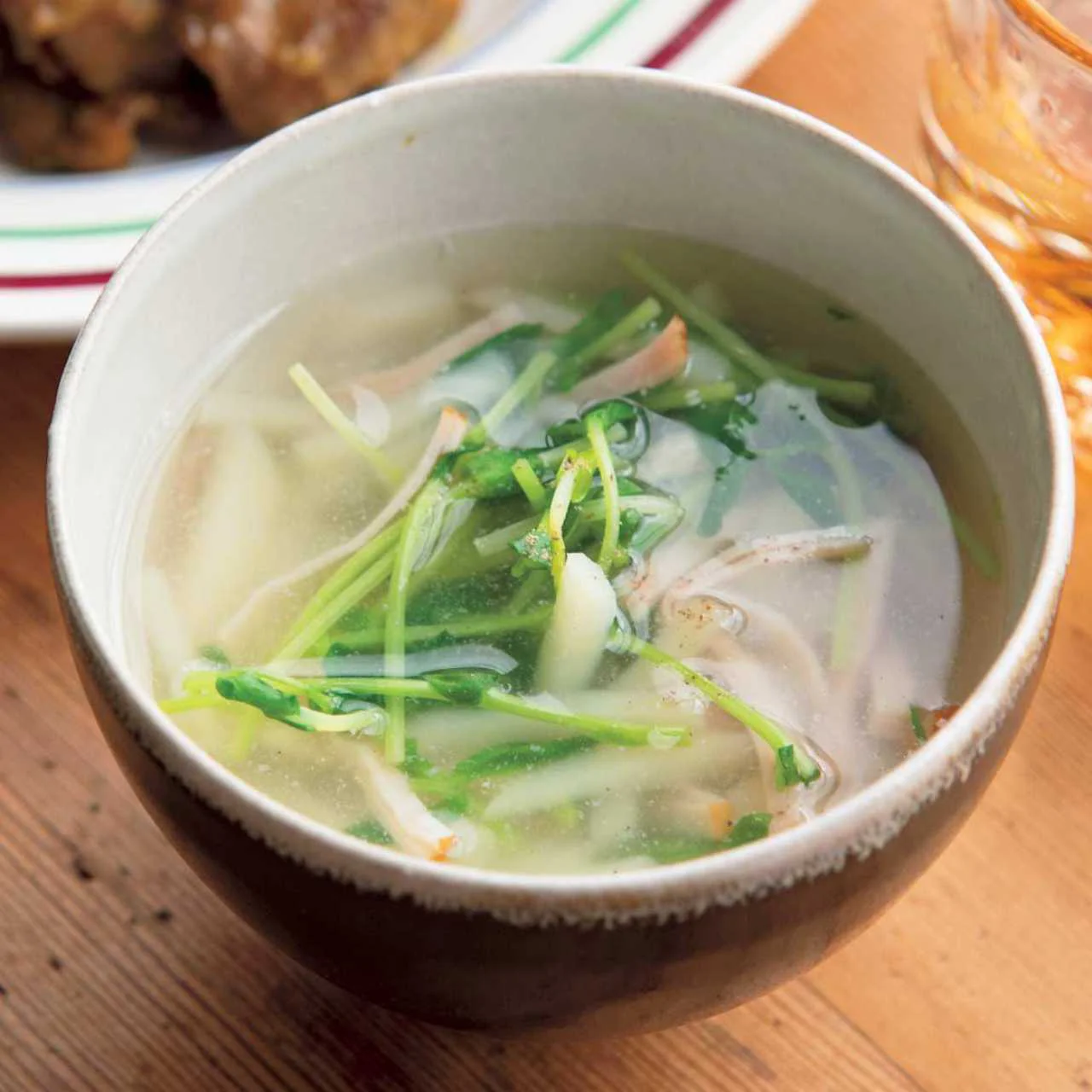 じゃがいもと豆苗のスープ