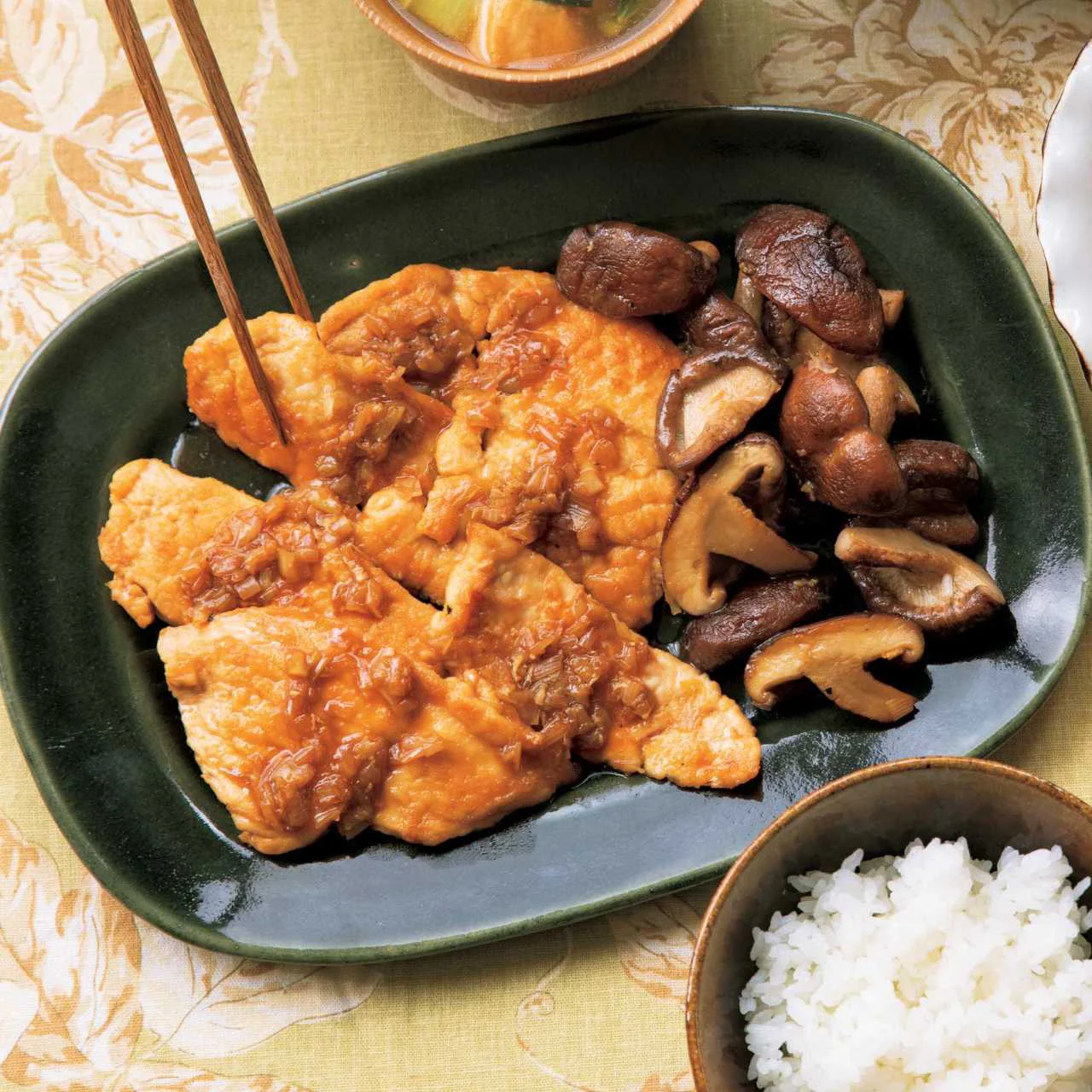 とり肉としいたけの照り焼き