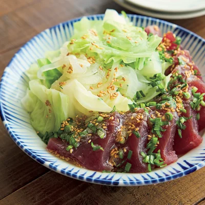 かつおとキャベツのうま塩にんにくだれ