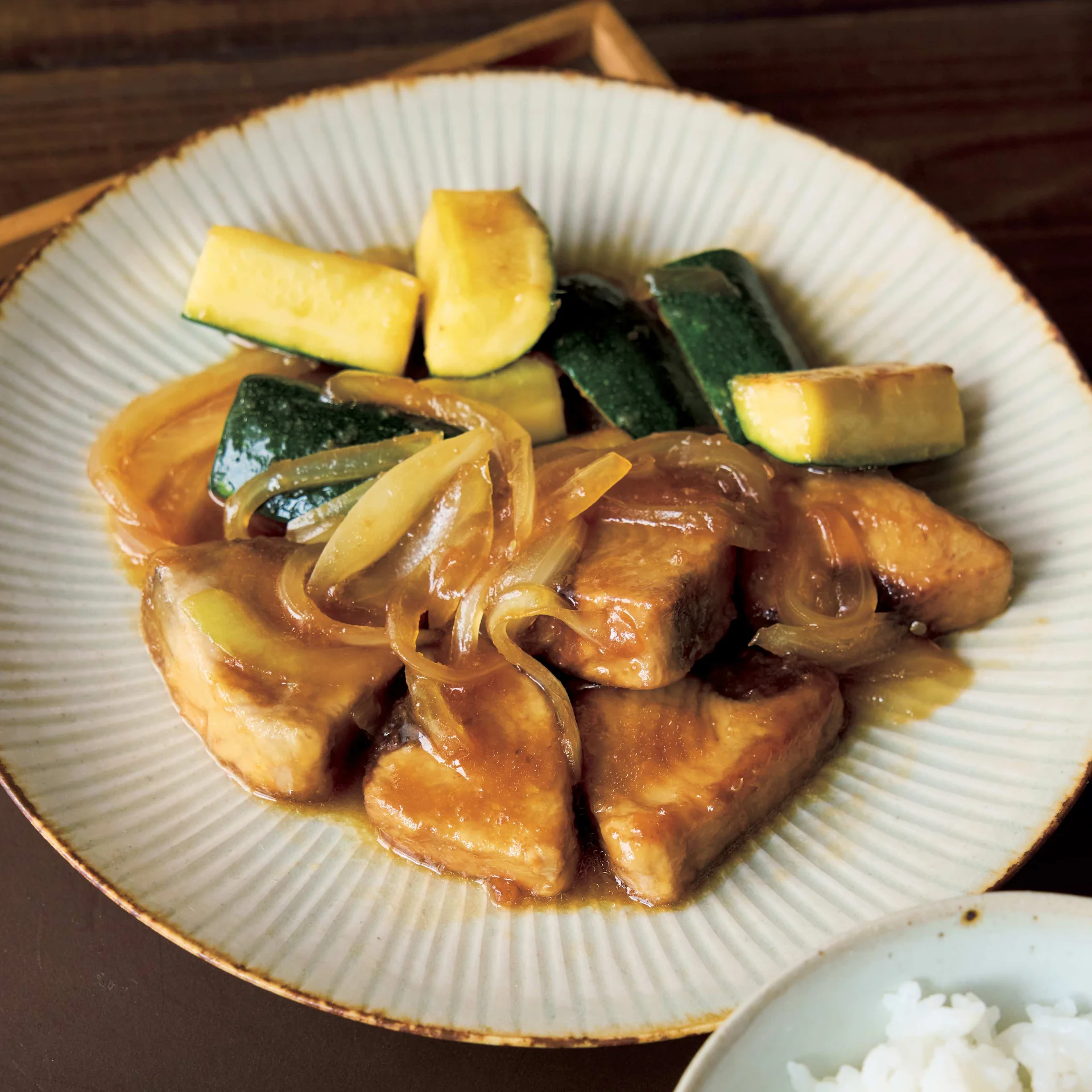 かつおとズッキーニのしょうが焼き