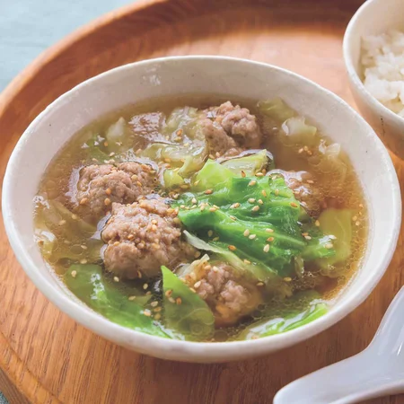 肉だんごとキャベツのおかずスープ