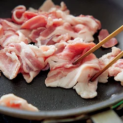 【時点テク】本場ではかたまり肉を使うところを、薄切り肉に変えれば短時間でやわらか＆味しみしみに。