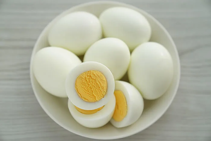 かたゆで(にする)