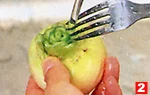 かぶの基本の扱い方(茎を残して皮をむく（２）の画像