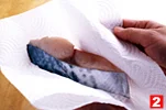 さわらの基本の扱い方(塩をふって、水をふく(2)の画像