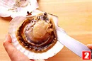 帆立貝の下ごしらえ(殻をはずす(2)の画像