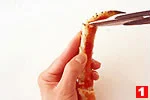 かにのゆでた身の取り出し方(たらばがに)(足の細い部分(1)の画像