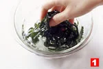 わかめの基本の扱い方(塩蔵わかめを戻す(1)の画像