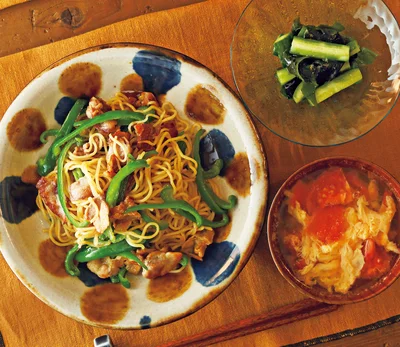 「豚肉とピーマンのカレー焼きそば」の献立