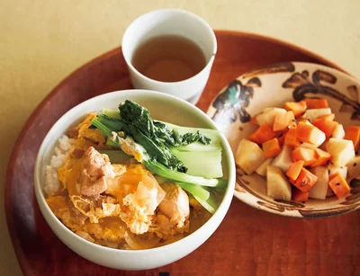 「小松菜添え親子丼」の献立