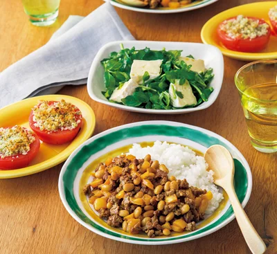 「ひき肉と豆のドライカレー」の献立