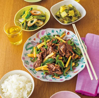 「青椒肉絲（チンジャオロースー）風」の献立