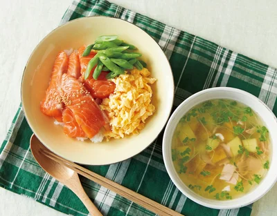 「サーモンの三色洋風ずし丼」の献立