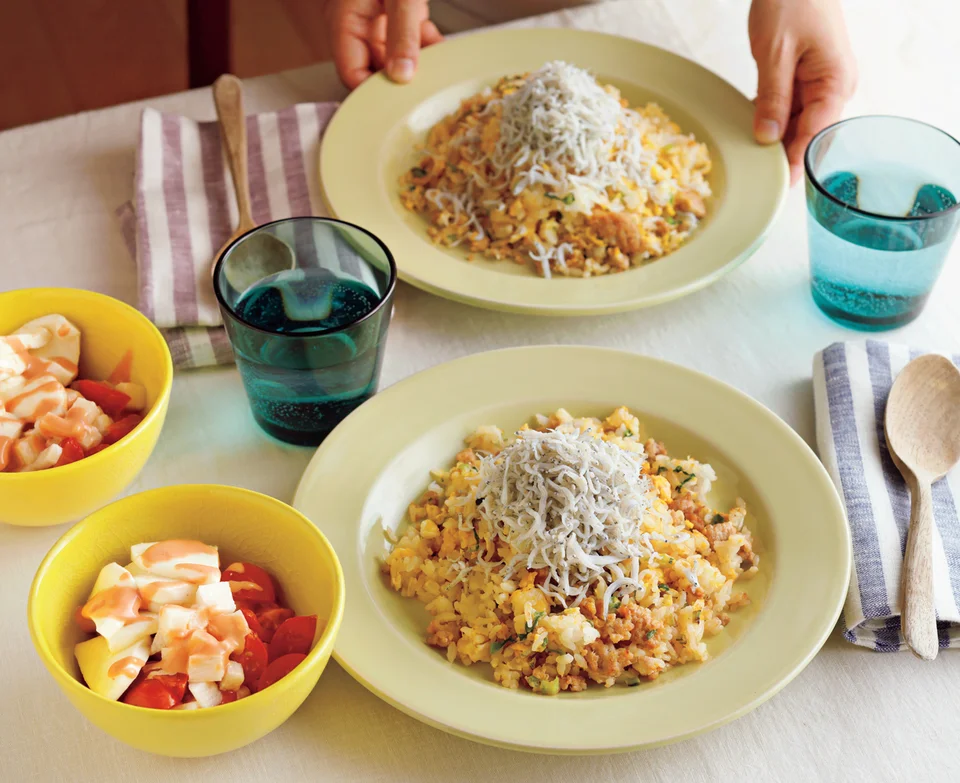 ひき肉とかぶの葉の焼きめししらすのせ
